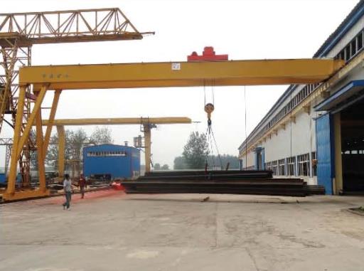 MHBS半（bàn）門式雙主梁起重機