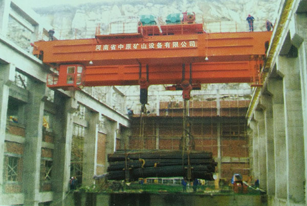 300、75t通（tōng）用橋式起重機
